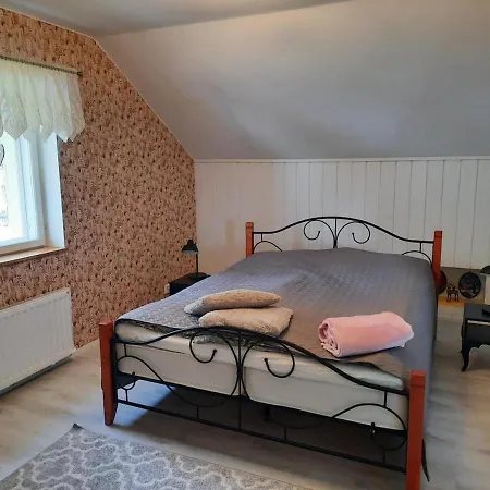 Tarvas By Hilla Ροβανιέμι